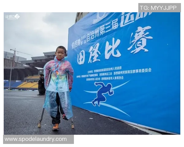 汤姆足球明星的传奇之路与梦想追逐的故事 汤姆足球明星的传奇之路与梦想追逐的故事