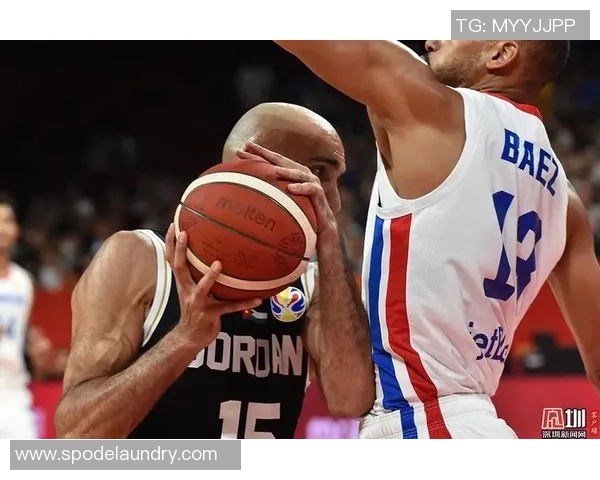 深圳篮球队在世界杯预选赛中以83分稳居积分榜首位展现强劲实力 深圳篮球队在世界杯预选赛中以83分稳居积分榜首位展现强劲实力