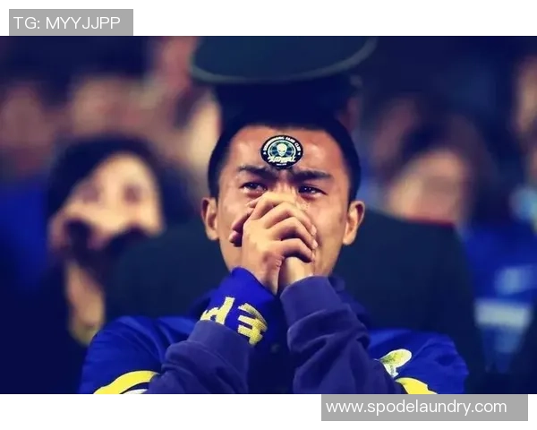 球迷心声感动足球明星的温暖瞬间与真挚情感分享 球迷心声感动足球明星的温暖瞬间与真挚情感分享