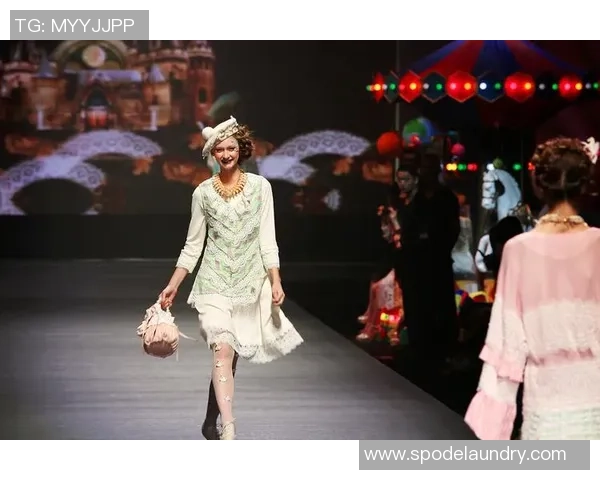 穿越时空的奇遇模特与足球明星的梦想之旅 穿越时空的奇遇模特与足球明星的梦想之旅