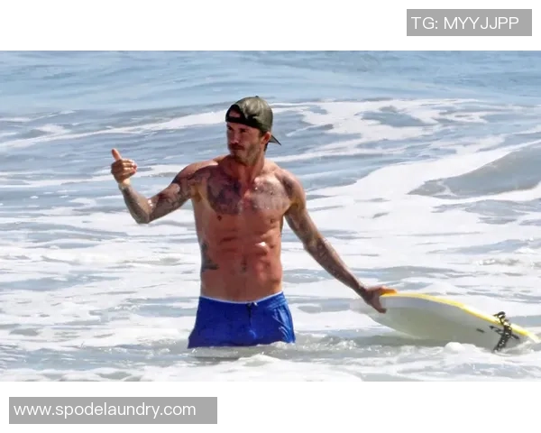 足球明星在海浪中尽显风采的高清冲浪瞬间分享 足球明星在海浪中尽显风采的高清冲浪瞬间分享