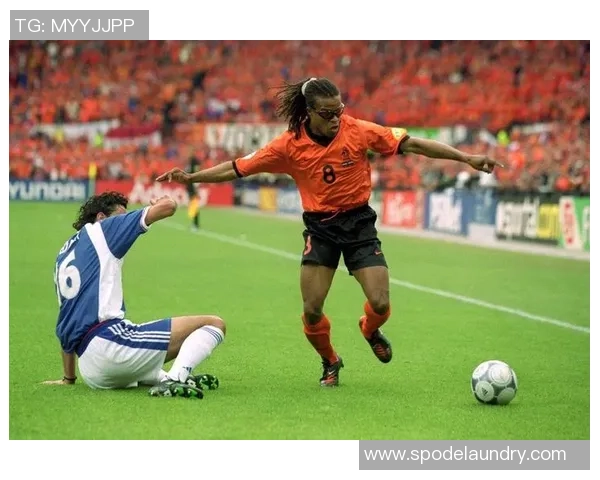 足球明星布鲁特的传奇人生与绿茵场上的辉煌成就揭秘 足球明星布鲁特的传奇人生与绿茵场上的辉煌成就揭秘