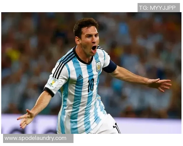 身高超过180厘米的足球明星们的传奇故事与成就分析 身高超过180厘米的足球明星们的传奇故事与成就分析